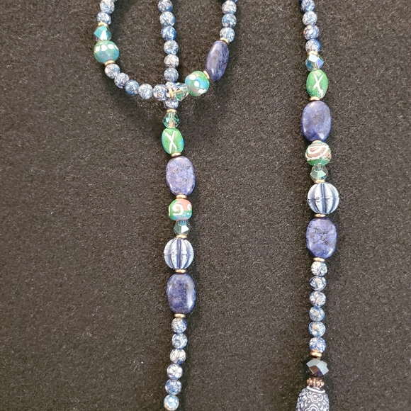 A BEAUTIFUL DENIM LOOK TO THIS SET. 2-PIECE NECKLACE & BRACELET SET. - Picture 9 of 10